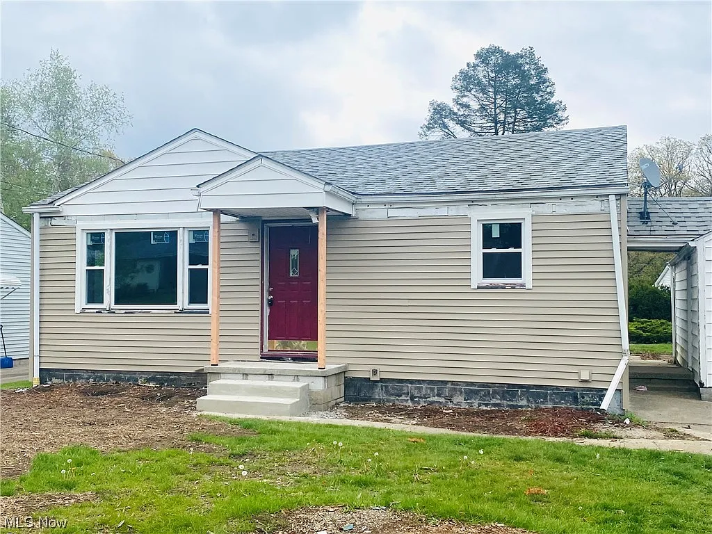247 W Hopewell Dr photo 1