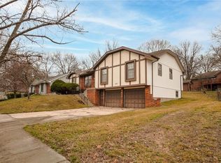415 NW 66th St, Kansas City, MO 64118