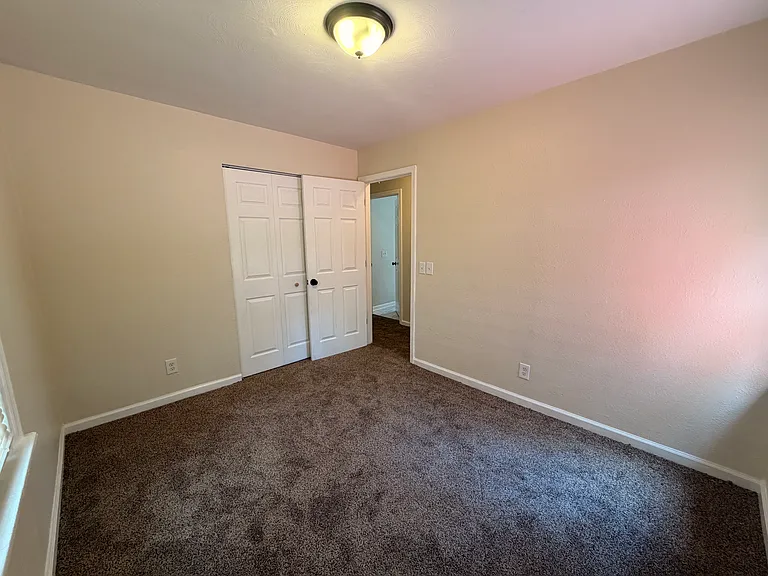 3915 Hoiles Ave — Photo 9