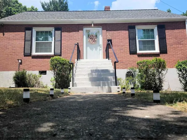 2611 Fairway Dr SW, Roanoke, VA 24015