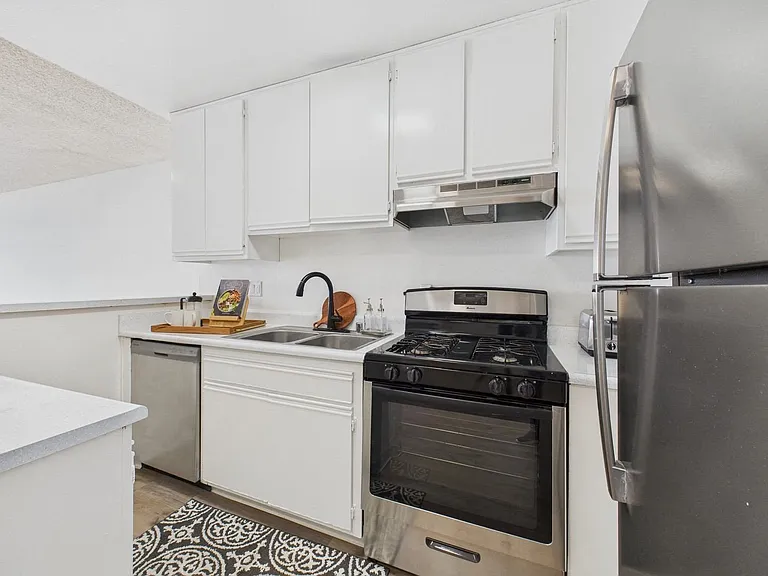 Keystone Apartments — Photo 37