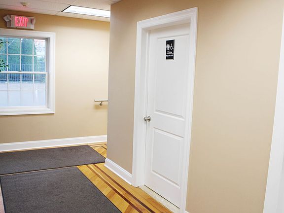 5th image of 358 Midland Ave #4