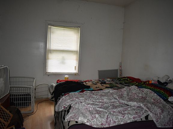 2nd image of 1223 Luther Ave