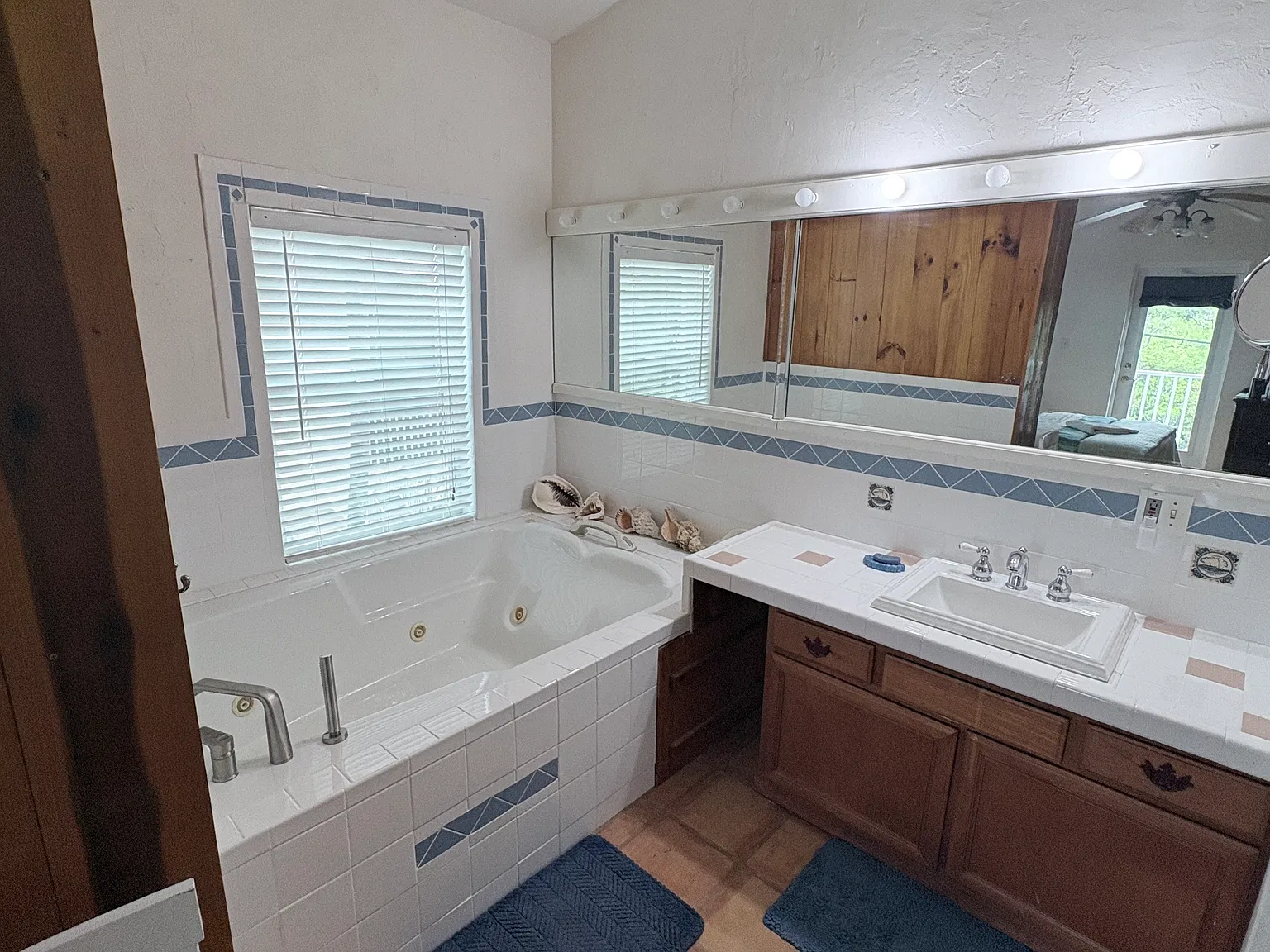 2 bed, 1064 sqft, $3,500 — Photo 4