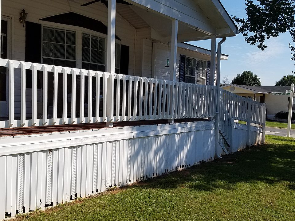 1993 Peachtree Home,  28x78 