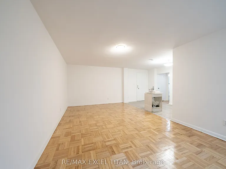 77 Erskine Ave #M8 — Photo 3
