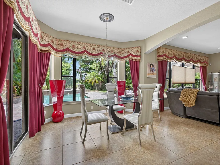 3501 Collonade Dr — Photo 9