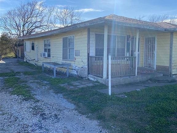 2nd image of 8149 Stillwell Ln