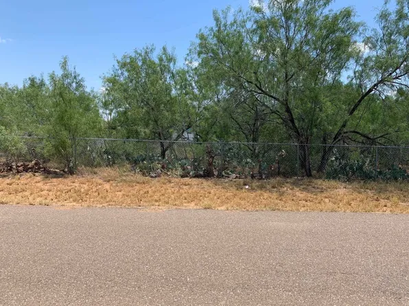 108 Uvalde St, Encinal, TX 78019