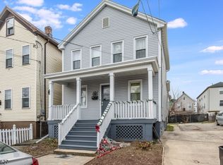 934 Flora St, Elizabeth, NJ 07201