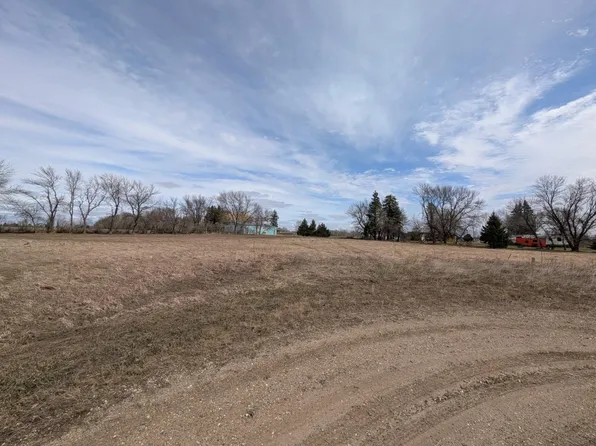 215 Shanas Ct SW, Montevideo, MN 56265