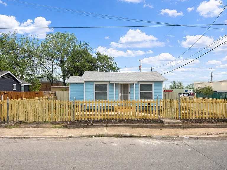 155 Canton — Photo 2
