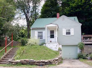 66 Litchfield St, Springfield, VT 05156