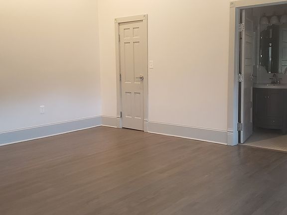 Hardwood floors in the studio.