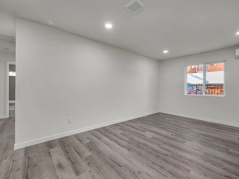 5842 Denver Ave — Photo 30