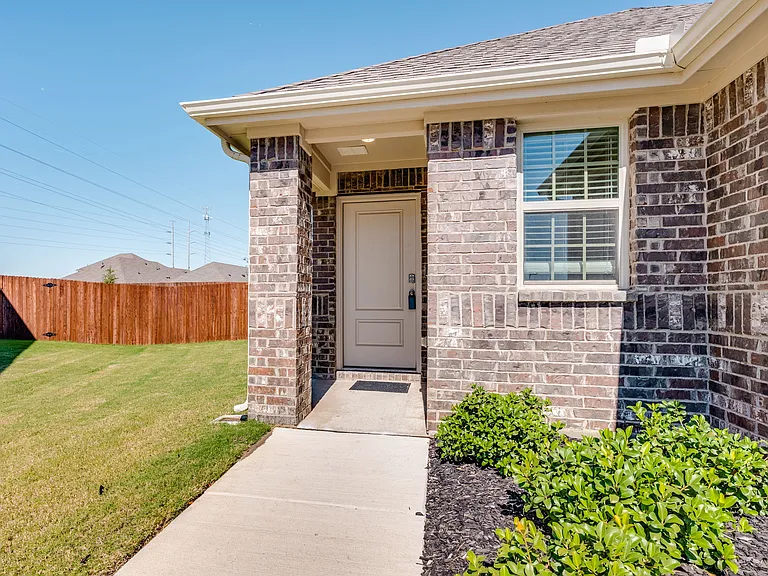 649 Lightheart Ln — Photo 7