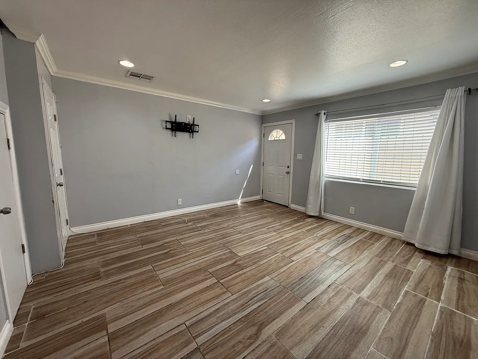3 bed, 1278 sqft, $3,600 — Photo 4