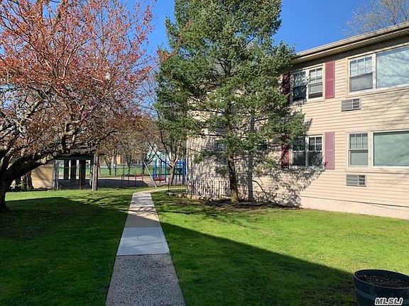 3rd image of 324 Post Ave APT 12E