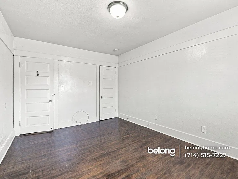 516 S Van Ness Ave — Photo 4