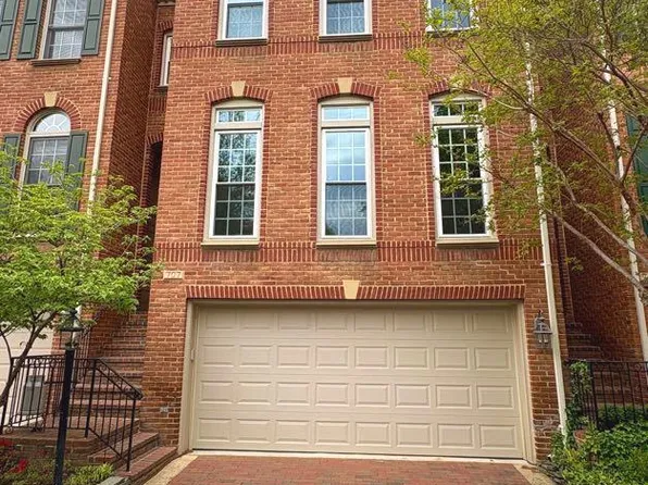 707 Catts Tavern Dr, Alexandria, VA 22314