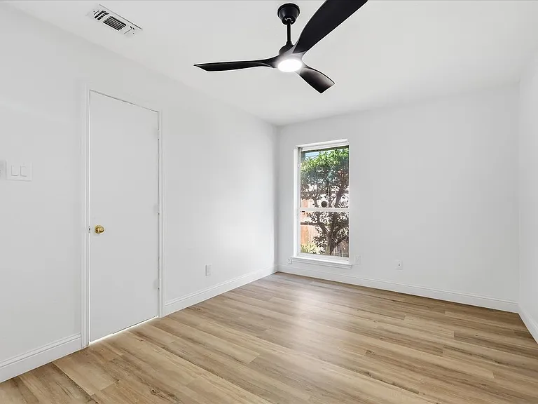 8812 Sabinas Trl — Photo 12
