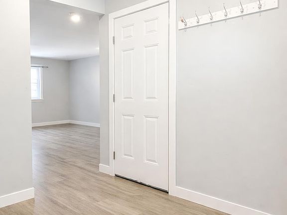 3rd image of 2053 Lanark Ct