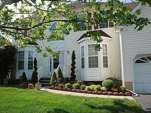 2nd image of 27 Cortland Dr
