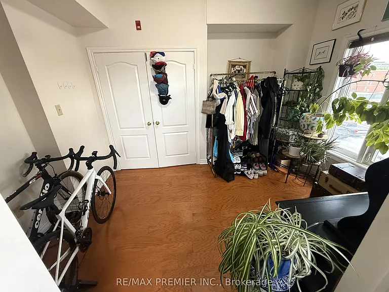 9944 Keele St #303 — Photo 17