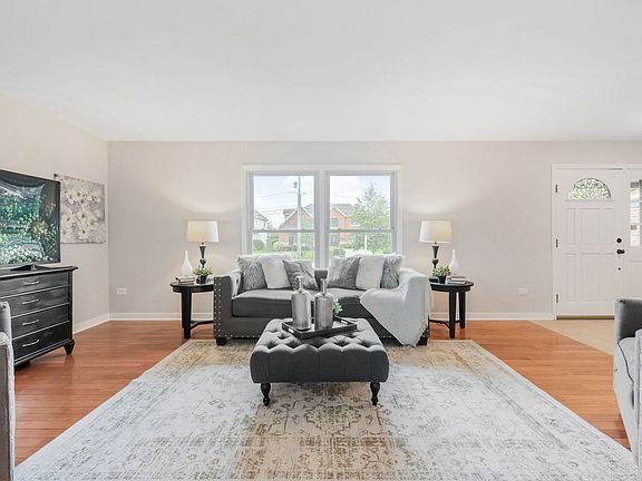 5th image of 2634 N Waterman Ave
