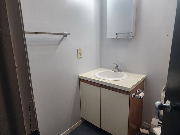 2nd image of 125 Union St APT 2