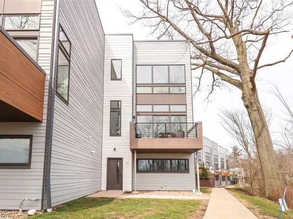 18875 Riversouth Ter #28, Fairview Park, OH 44126