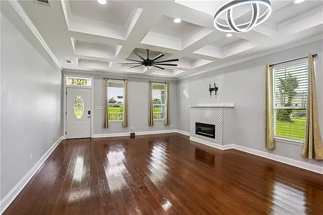 624 Thayer St — Photo 3