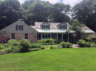24640 Cedar Rd, Beachwood, OH 44122