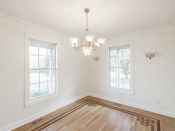2nd image of 1099 Lakeshore Dr