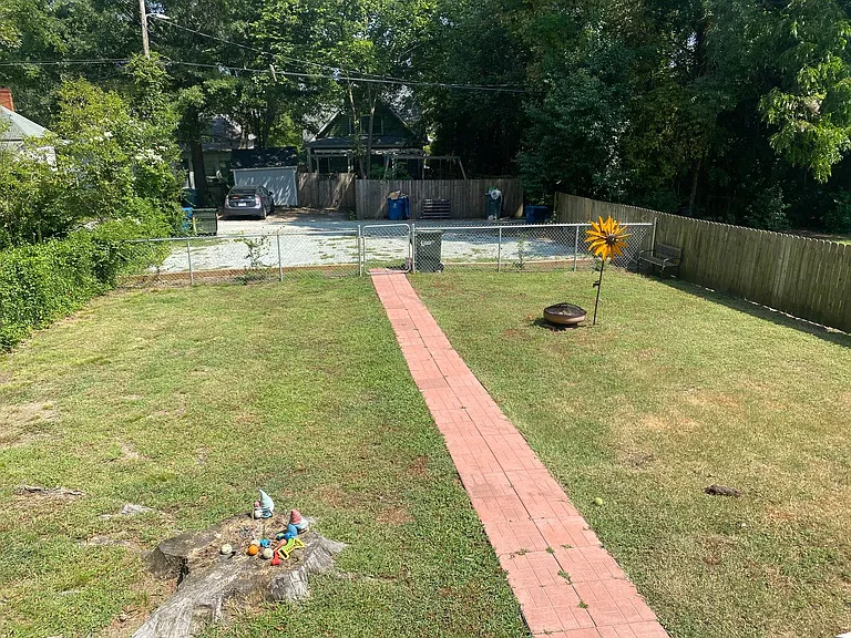 906 Lancaster St #A — Photo 12