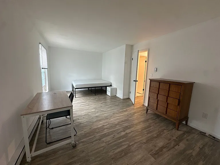 University Park Apartments near Cornell University — Photo 145