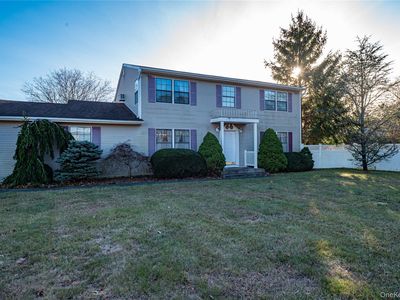 290 E Woodside Avenue, East Patchogue, NY, 11772