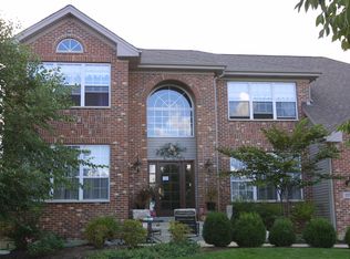 2375 Angela Ln, Aurora, IL 60502