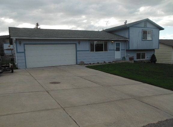 3 Car Driveway/RV Pad