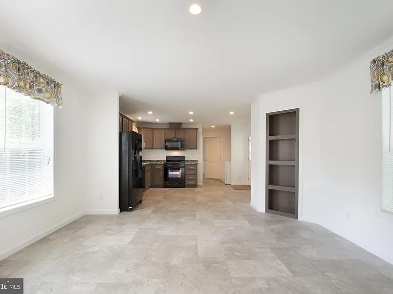 80 Longbow Ln — Photo 3