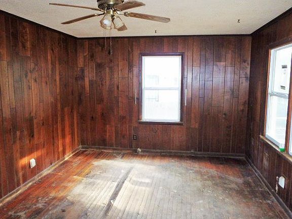4th image of 8333 Olive St