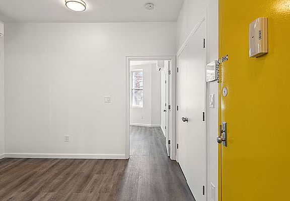 5th image of 1047 Morris Ave APT 3