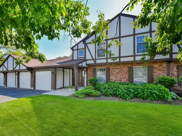 42 Plymouth Ct APT 202B, Naperville, IL 60565