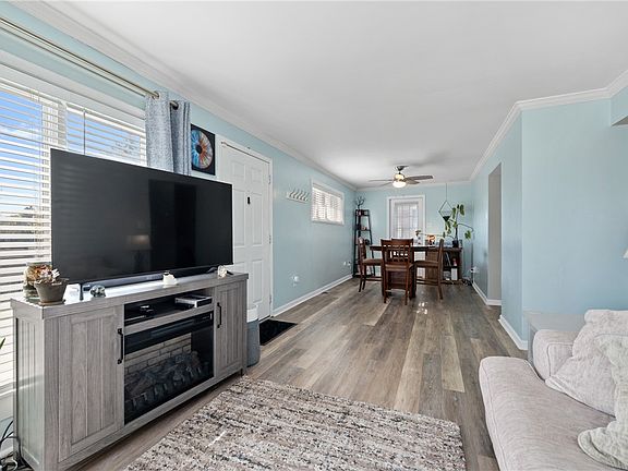 4th image of 153 Revere Dr
