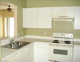 4th image of 502 Villa Del Sol Cir APT 201