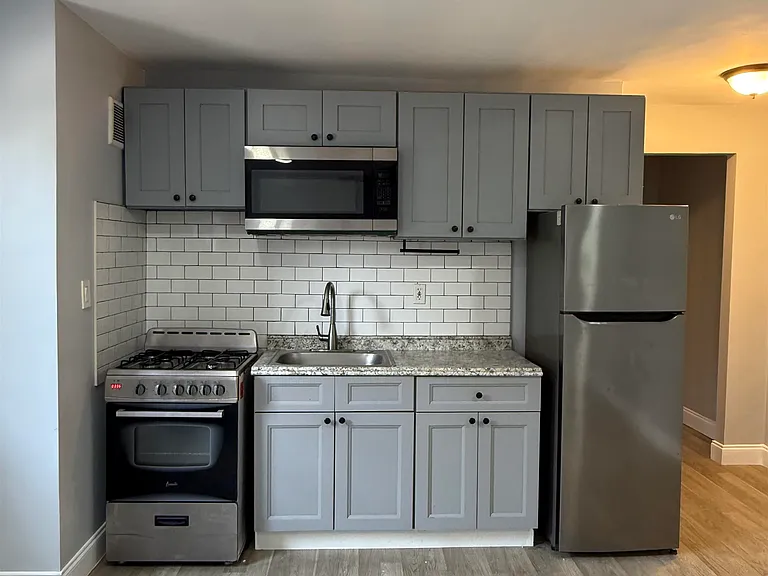 165 Vroom St #2G — Photo 4
