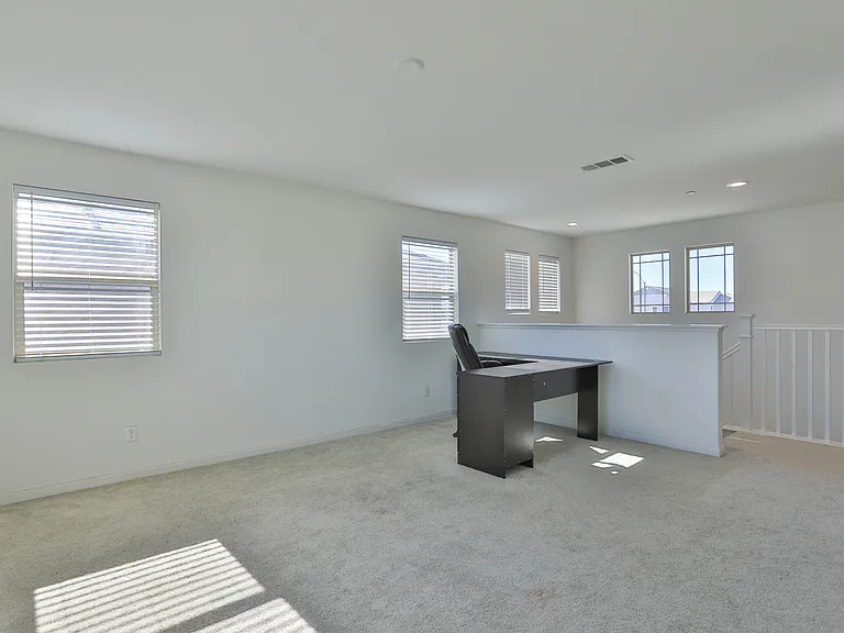 4551 Highland Ave — Photo 45