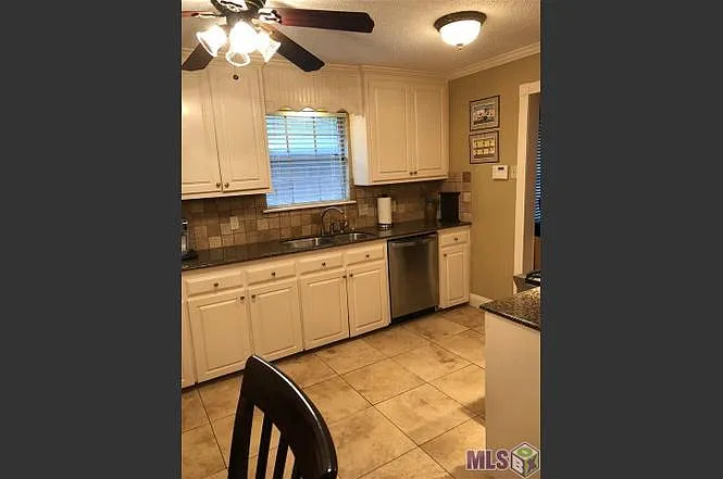 8585 Barnett Dr — Photo 4