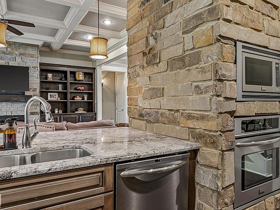 2nd image of 5225 Providence Cir