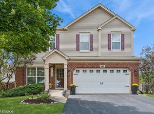 541 Regal Ln, Bolingbrook, IL 60490